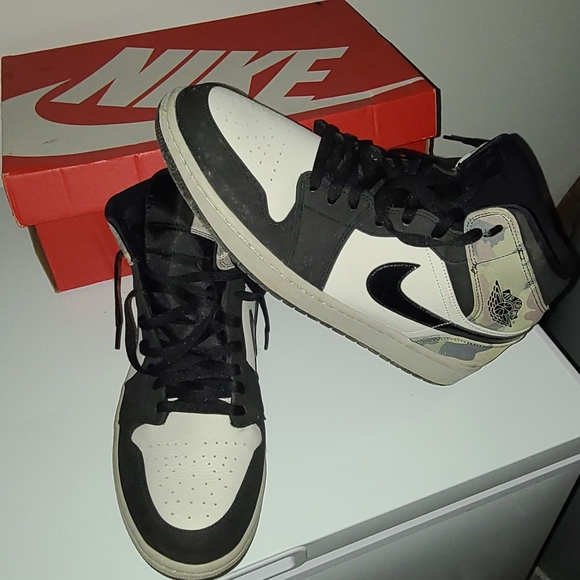 Air Jordan 1 Mid Camo - Picture 4 of 4